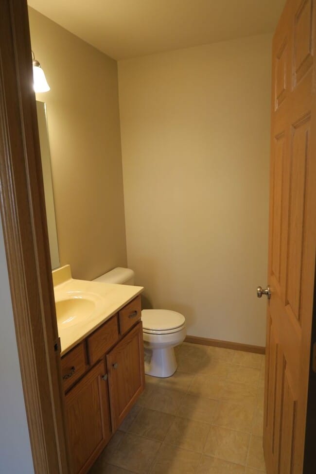Photo - 2 Bedroom Apartment in Quiet Neighborhood!