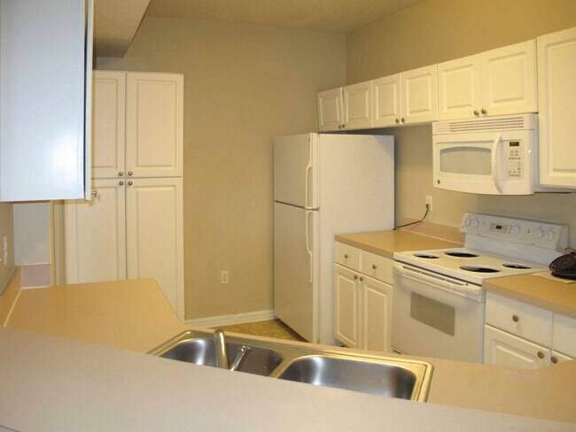 Photo - 2 bd / 2 ba Condo in Gated Community - Palms Club Unit 5-310