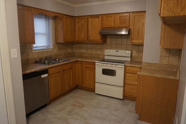 Photo - 65 Sycamore Cir