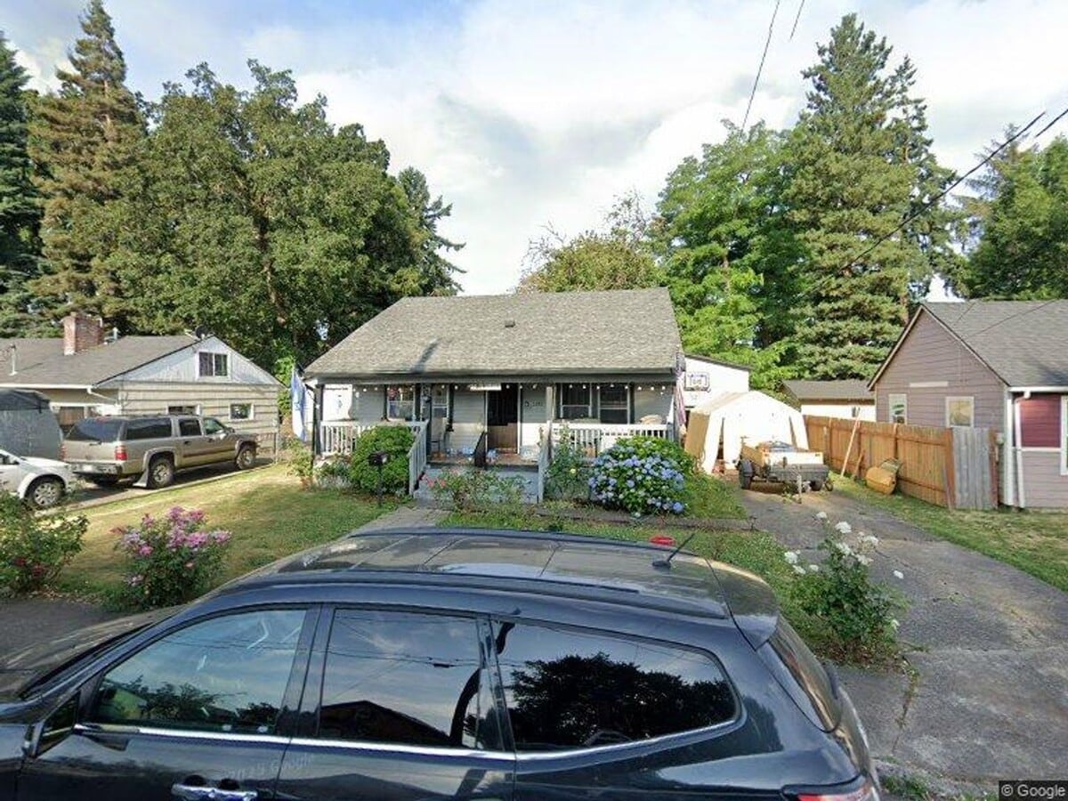 Large fenced yard - Large fenced yard