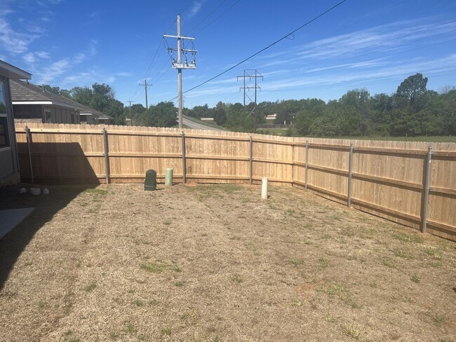 Photo - 1002 Ichabod Cir