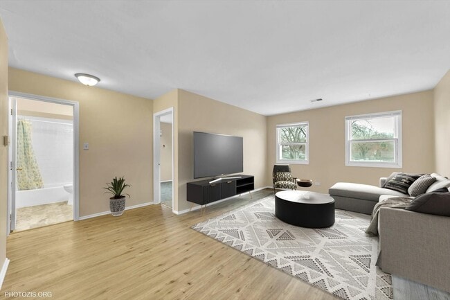 Photo - 4032 216th St