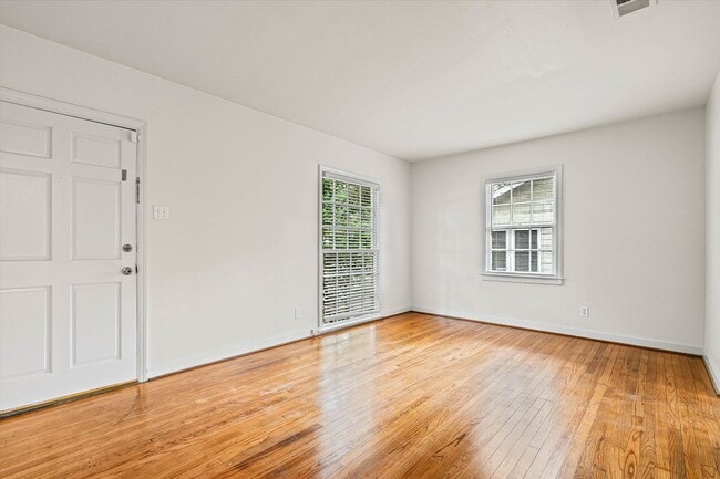 Photo - CHARMING MIDTOWN COTTAGE with Updated Kitchen