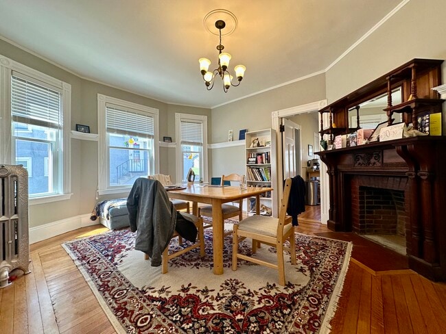 Building Photo - 12 Matchett St Unit 1