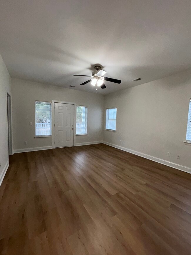 Photo - 80 Cassandra Ln