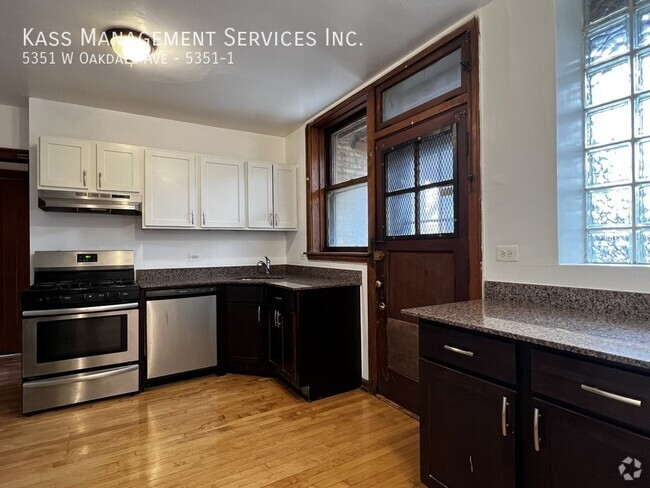 Building Photo - Spacious and Charming 4bed 2bath with SS A... Unit 5351-1 Rental