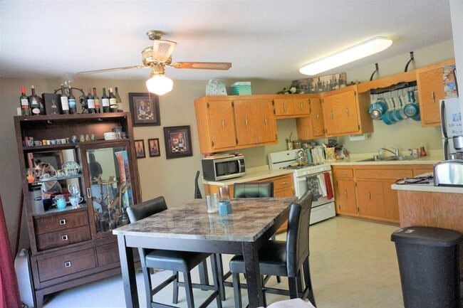 Photo - 220 Leighton Dr Townhome