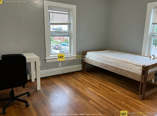 Photo - 21 Weston St Unit T