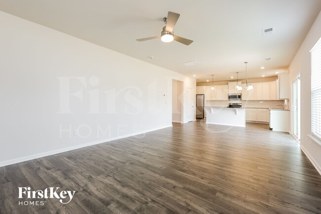 Photo - 302 Stonefence Dr