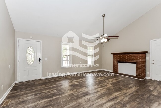 Photo - 325 Greensprings Dr