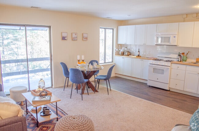 Building Photo - 3140 US-209 Rental