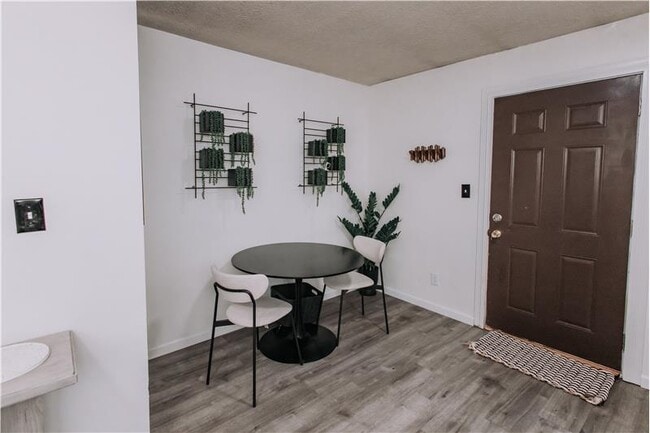 Photo - 1930 Independence Rd