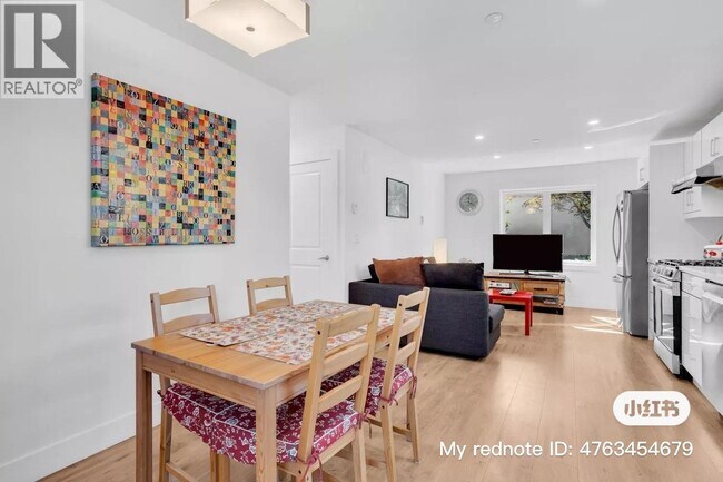 Photo - 625 W 53rd Ave