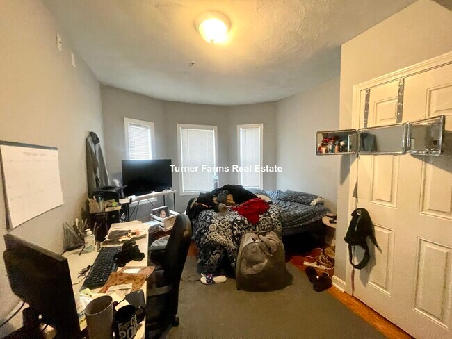 Photo - 48 Derby St Unit 1