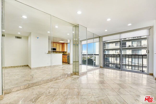 Building Photo - 10747 Wilshire Blvd Unit 905