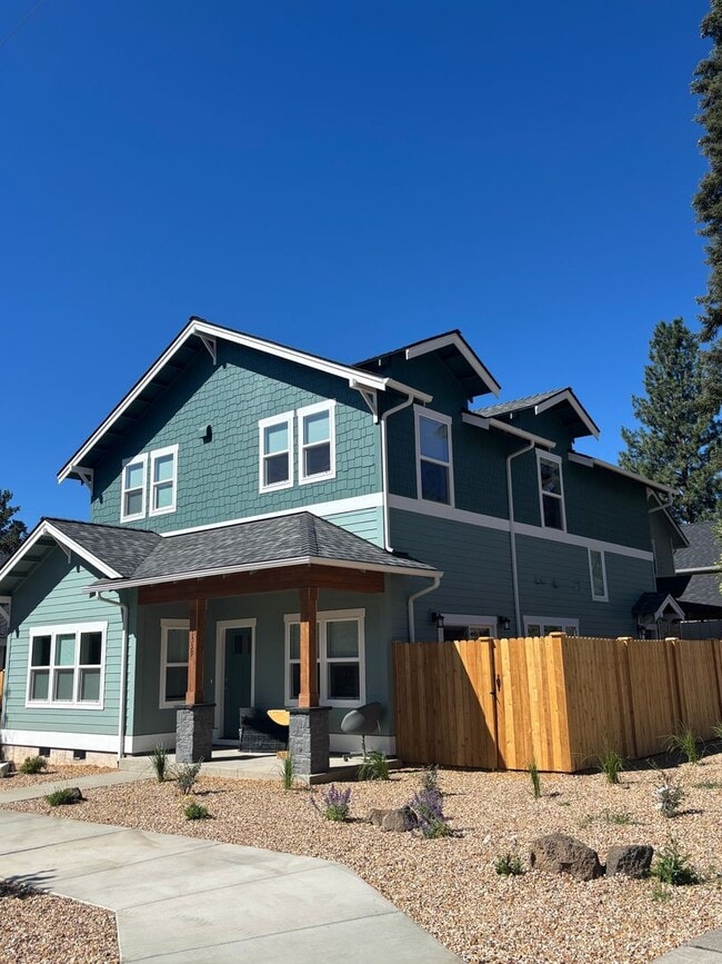 Building Photo - 2 Bed 2.5 Bath New-Construction Duplex Rental