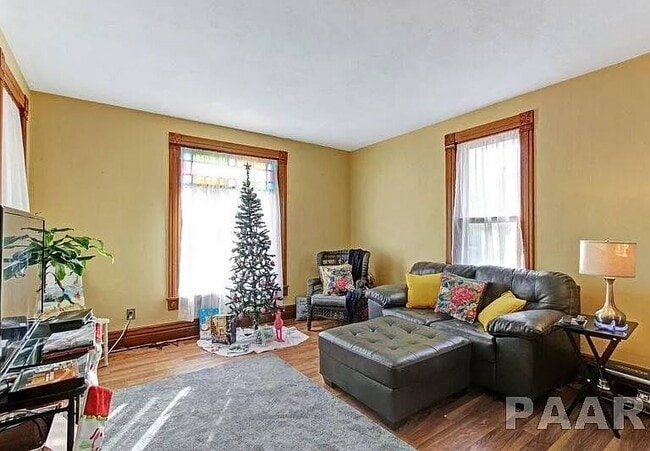 Photo - 313 W Thomas St