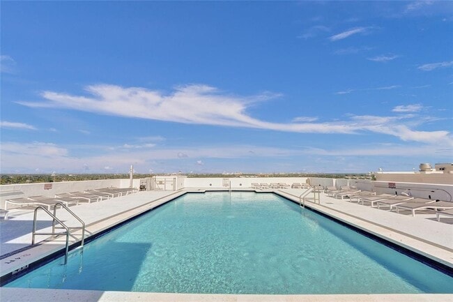 Rooftop Pool - 1830 Radius Dr Unit 920