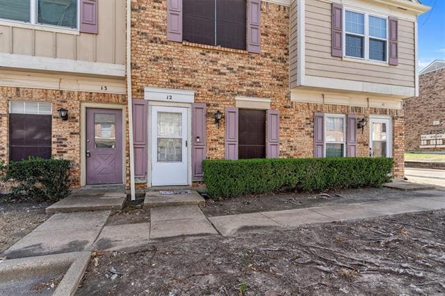 Photo - 633 Carriagehouse Ln