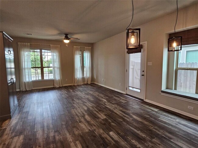 Photo - 2800 Seneca Path