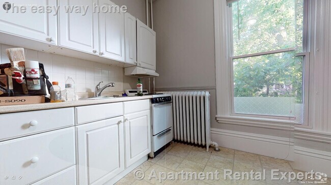Building Photo - 8A Forest St Unit #1R Rental