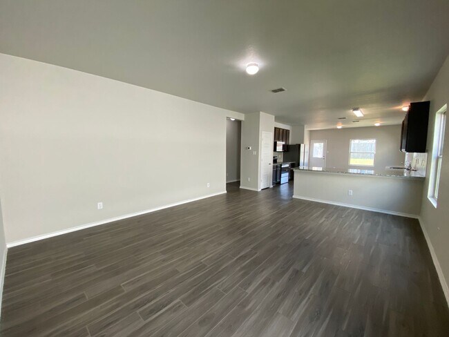Photo - Spacious 4 Bedroom ~ Convenient to JBSA Ra...