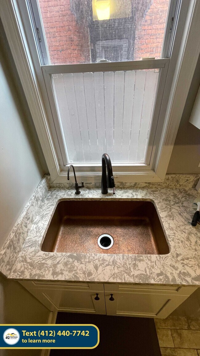 Photo - 615 Tripoli St