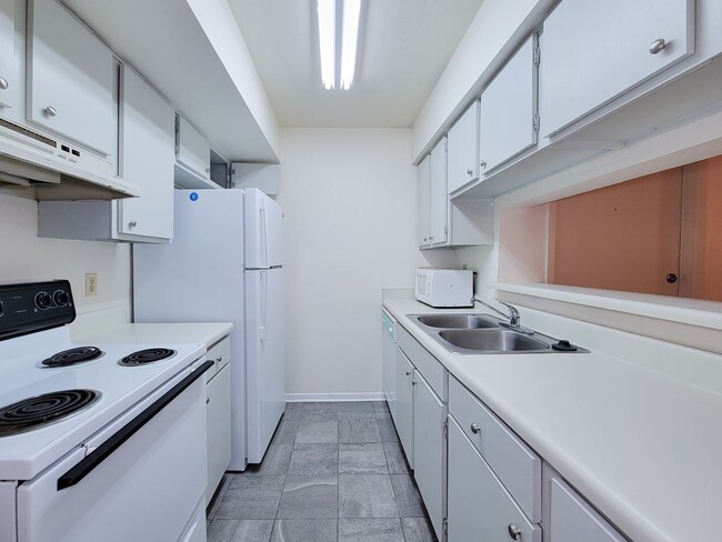 Photo - Two Bedroom Condo Near Med Center!