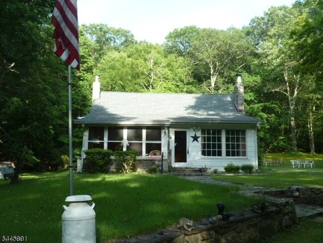 Photo - 860 Burnt Meadow Rd