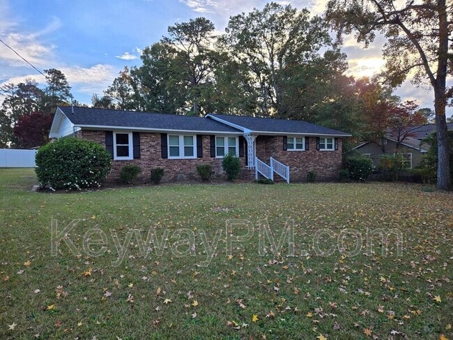 Building Photo - 4580 Hickory Dr