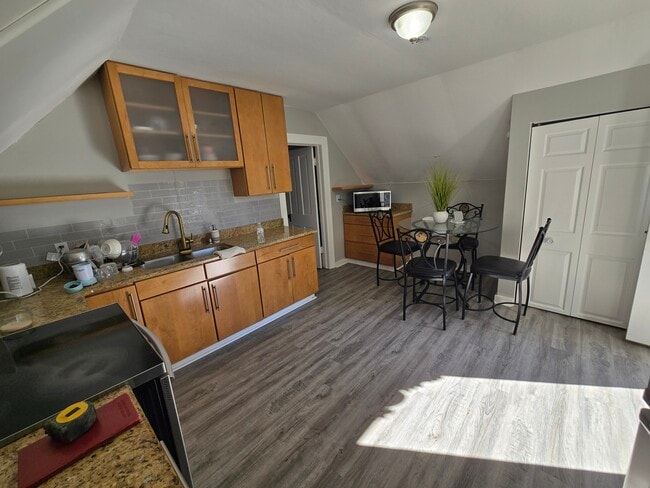 Building Photo - 3607 Waukegan Rd Unit A