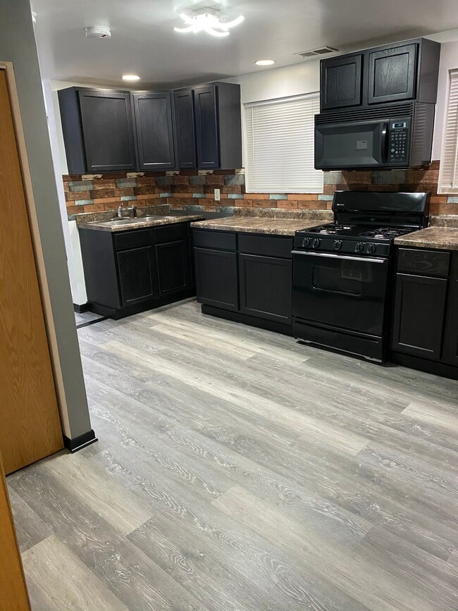 Photo - 3153 S May St Unit 1R