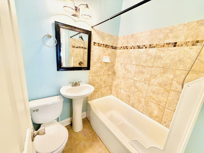 Photo - 715 Holland Ave