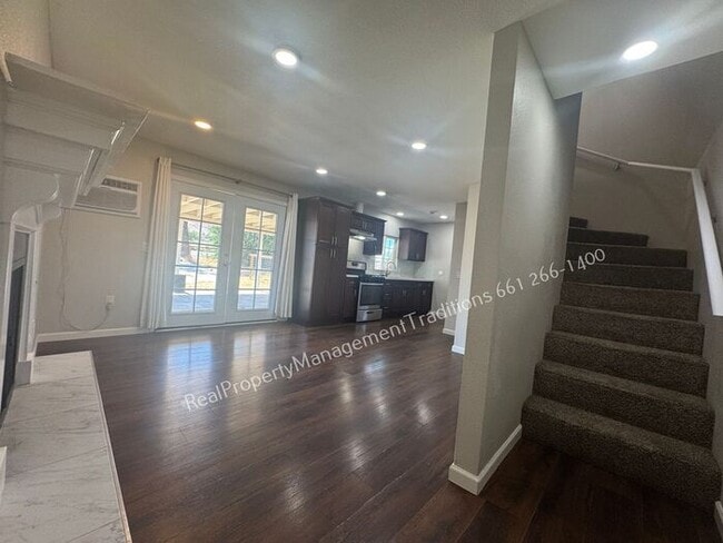 Cute A-frame home in Palmdale!
