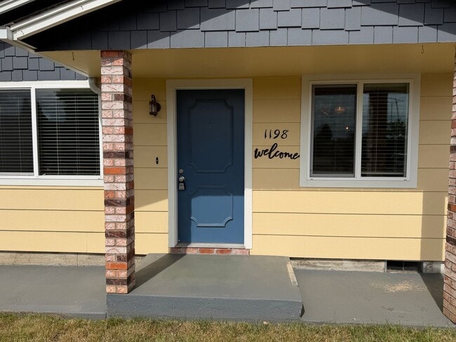 Photo - Updated two-bedroom one bathroom duplex in Thurston!