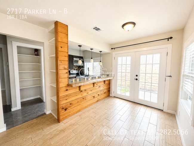 Photo - 2717 Parker Ln