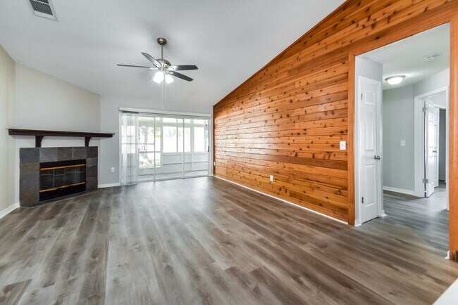 Photo - 2064 Ambergris Dr