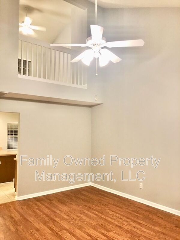 Photo - 200 Pond Pine Trail