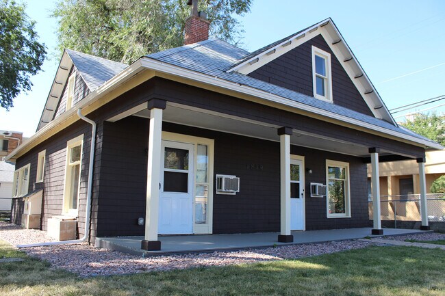 E Bijou St 1819 (The Bijou House &amp; Cot... - E Bijou St 1819 (The Bijou House &amp; Cot... Unit The Bijou House
