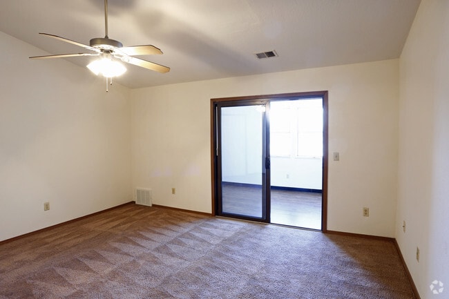 Una habitación, sala de estar - Valley Stream Apartments