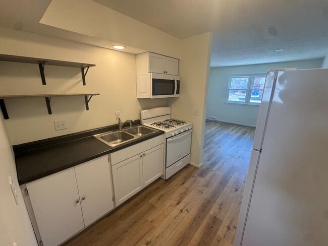 Building Photo - 208 Lindell Dr Rental