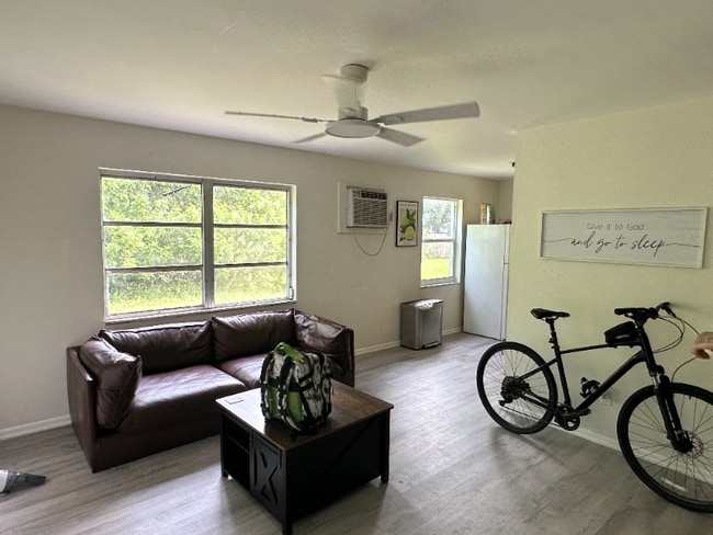 Photo - 10281-10283 Carolina St Unit 10281