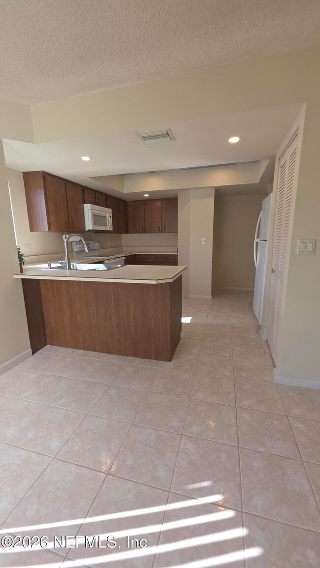 Photo - 46 Hembury Ln