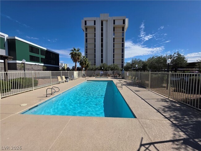 3930 University Center Dr Unit 102