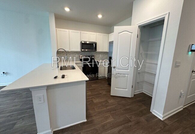 1503 Jeremiah St