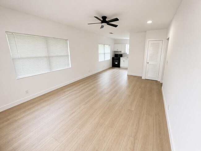 Photo - 135 SE 4th St