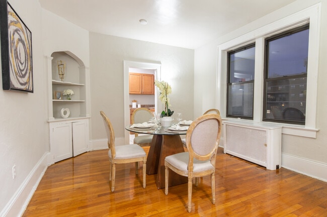 Photo - Randolph Manor Apartments