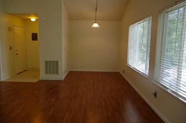 Photo - 46 Falcon Ridge Way N