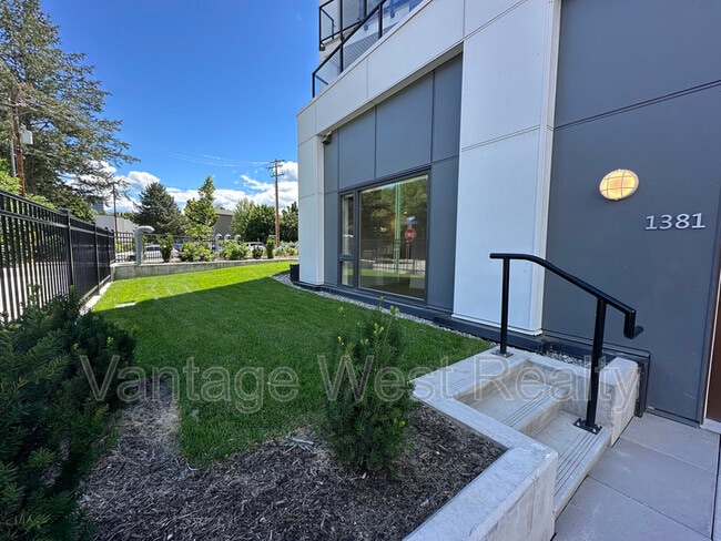 Photo - 1381 Belaire Ave