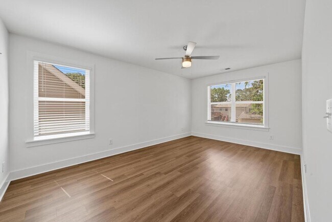 Photo - 3 Bedroom Home with Bonus Office!